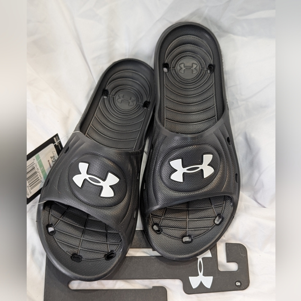UNDER ARMOUR size 8 UA M LOCKER IV SLIDE BLACK & WHITE WATERPROOF SHOWER SANDALS